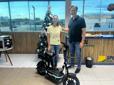 CDL entrega pr�mios da tradicional campanha de Natal Compras Premiadas